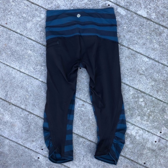 Lululemon Top Speed Crop 2 Alberta Lake Stripe - Picture 2 of 8